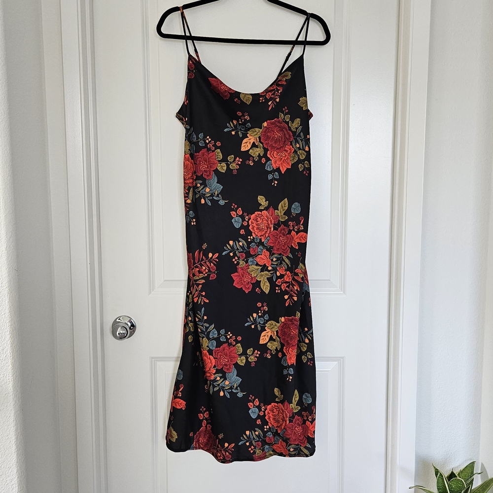 Sara Michelle Black and Red Floral Midi Dress